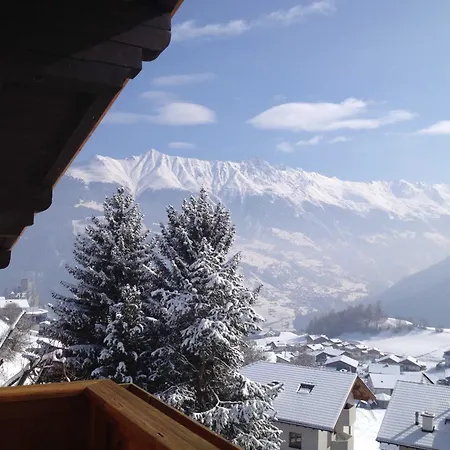 Razil Xo Konukevi Ladis