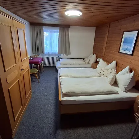 Razil Xo Konukevi Ladis
